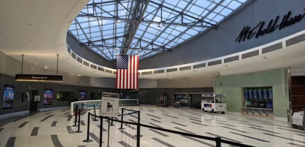 Qatar Airways PHL Terminal - Philadelphia International Airport 