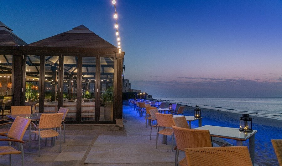 24/7 Days Open Bars in Fujairah. Fujairah, one of the seven emirates of… | by snoopycircle | May, 2025 | Medium