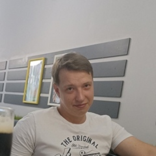 Александр Макаров