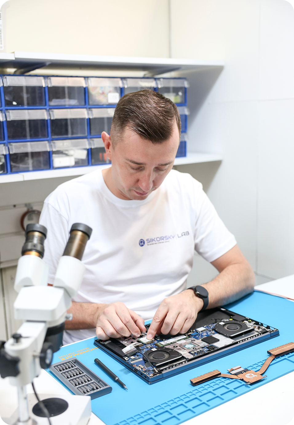 Ремонт MacBook в Москве - гарантия до 2 лет Sikorsky Lab